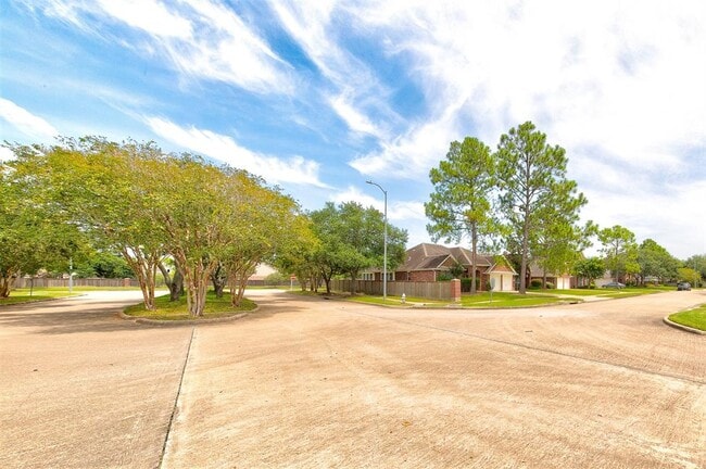 Building Photo - 3203 Amerson Dr