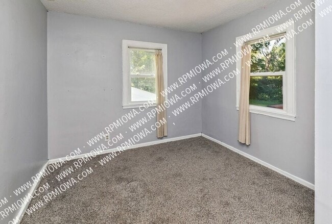 Building Photo - 713 Maxwelton Dr