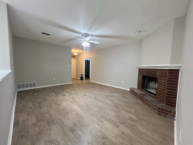 Building Photo - 6542 88th St