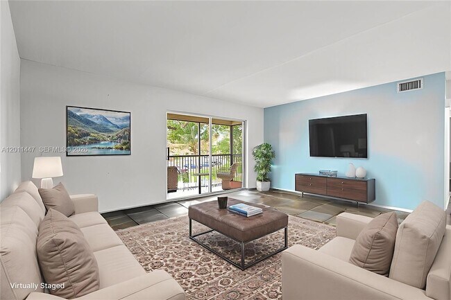 Building Photo - 3083 N Oakland Forest Dr
