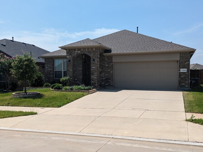 Building Photo - 1108 Bowlus Dr