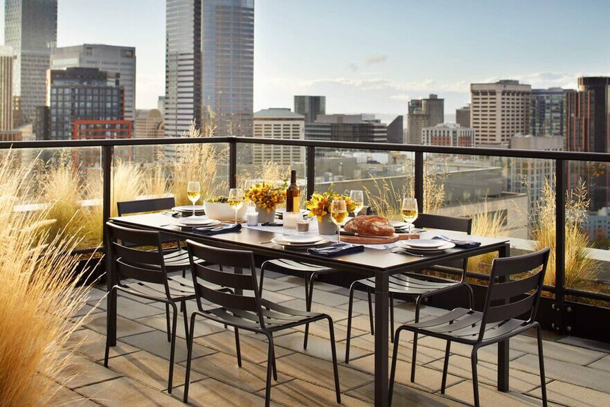 Building Photo - 1122 Madison St