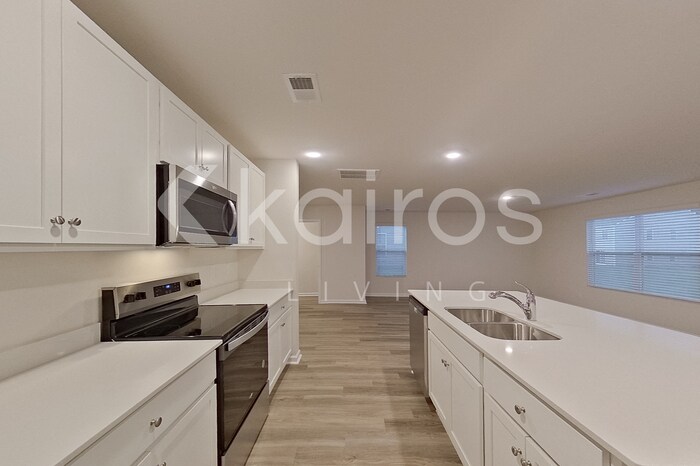 Building Photo - 130 Inez Ave