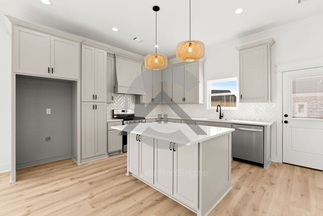 Building Photo - 10 Dragonfly Cv