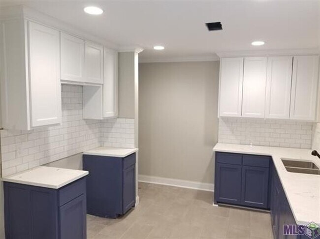 Building Photo - 3715 Winbourne Ave