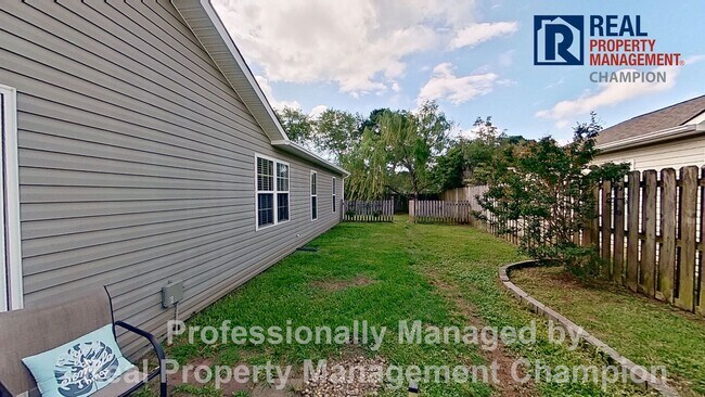 Building Photo - 3 BD/2 BA Open Plan with Vaulted Ceiling in Ogden