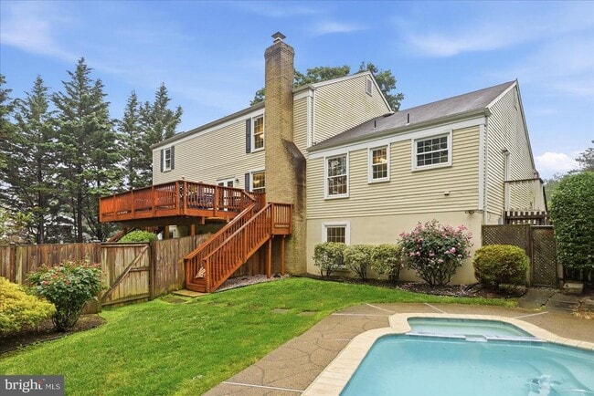 Building Photo - 911 Riva Ridge Dr