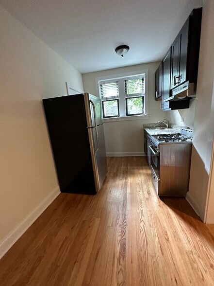 Building Photo - 4036 N Ashland Ave
