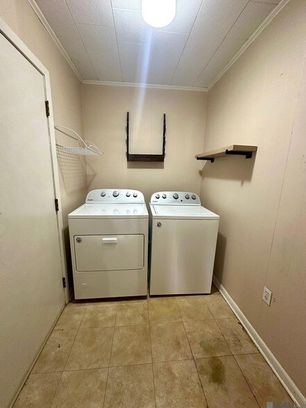 Building Photo - 43063 Black Bayou Rd