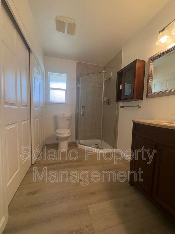 Building Photo - 741 Alamo Dr