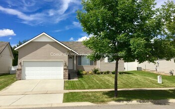 Building Photo - 3 bed house in Fieldstone!