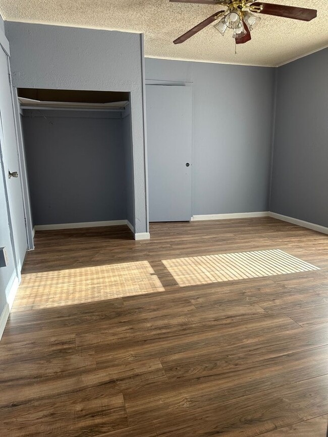 Building Photo - 731 Vermont Ave