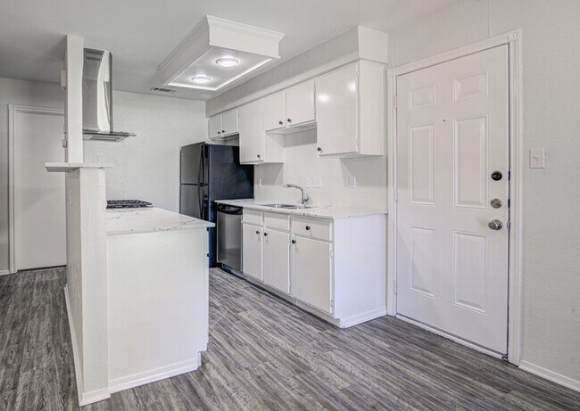 Building Photo - 5301 Indio Cir