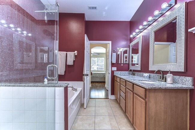 Building Photo - 3292 Covered Bridge Dr E