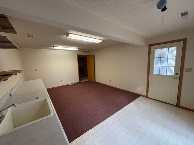 Building Photo - 154-154 Cayman St