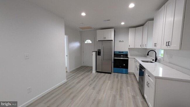 Building Photo - 150 Nightingale Ave