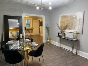 Building Photo - 9 Henry St