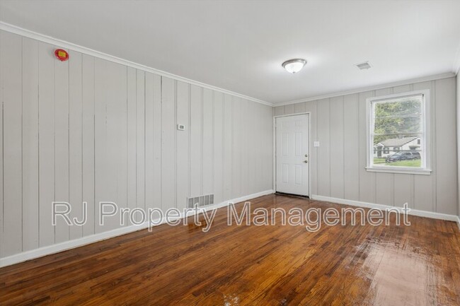 Building Photo - 605 Orchard Ave