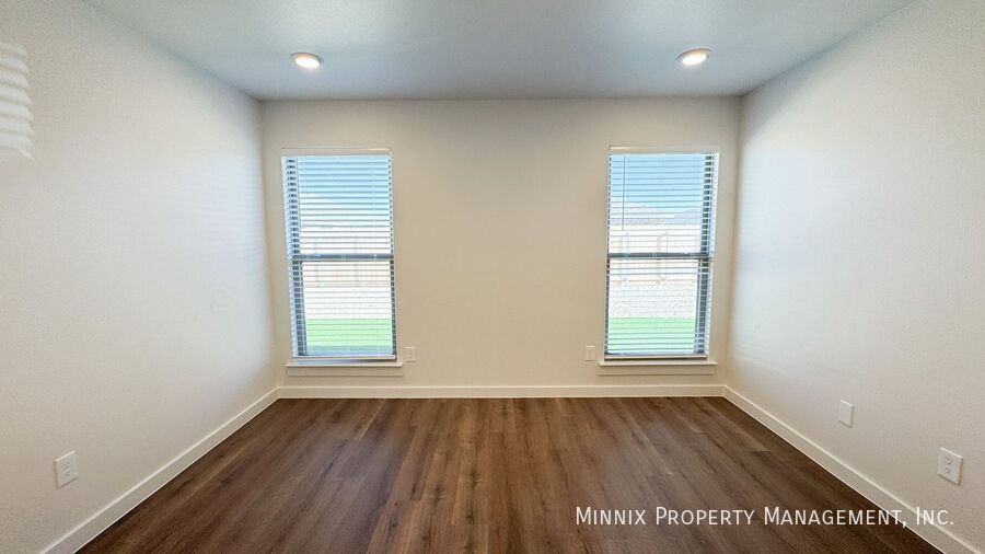 Building Photo - 2131 Langford Ave