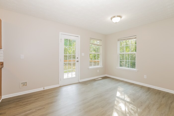 Building Photo - 120 Apache Dr