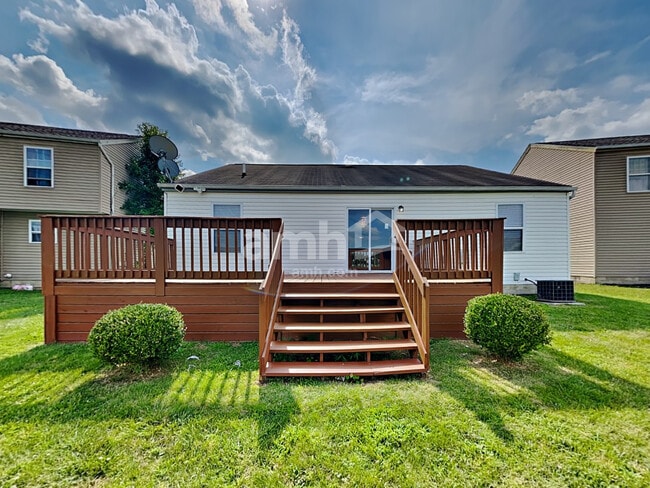 Building Photo - 5272 Gobel Dr