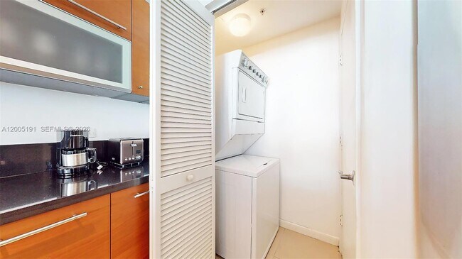 Building Photo - 244 Biscayne Blvd