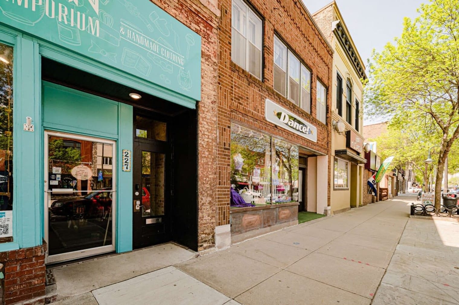 Building Photo - 227 E College Ave