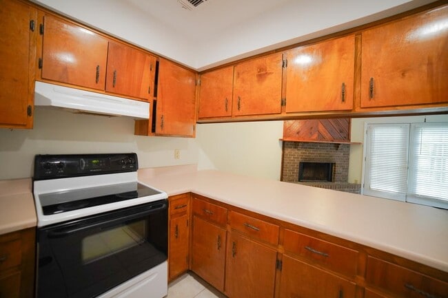 Building Photo - 1820 Nicklaus Dr