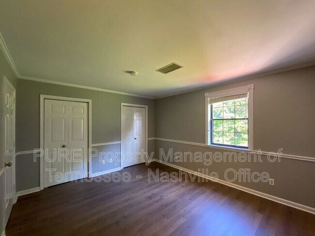 Building Photo - 517 Brentwood Pointe