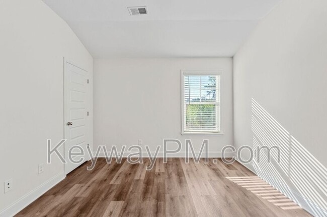 Building Photo - 331 Sumac Trail