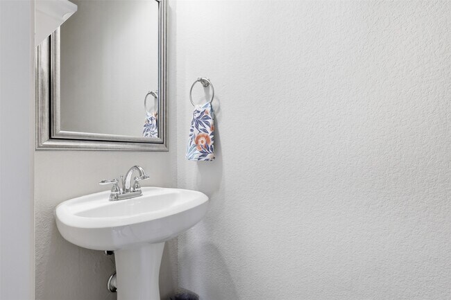 Building Photo - 28027 Rocky Heights Dr