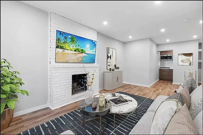 Building Photo - 453 W 48th St