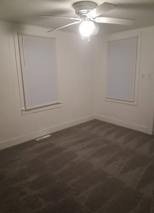 Building Photo - 65 1/2 E. Stevens St.-