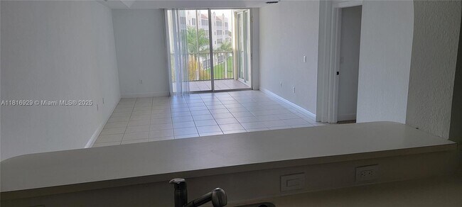 Building Photo - 10710 NW 66th St
