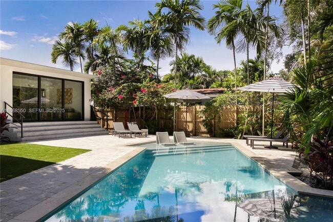 Building Photo - 141 SW 23rd Rd