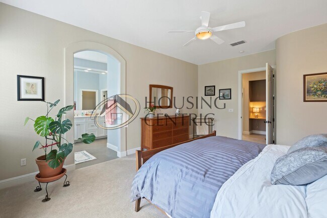 Building Photo - Executive Single Story Rental in Gated Serrano Community!