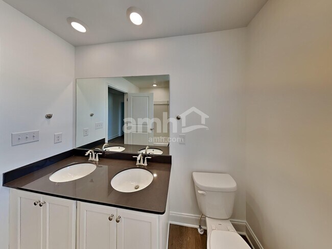 Building Photo - 201 Marin Dr