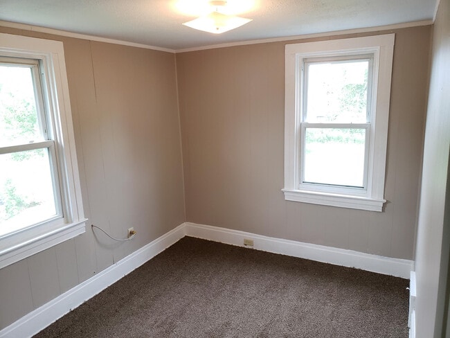 Building Photo - For Sale Land Contract - Affordable Homeow...