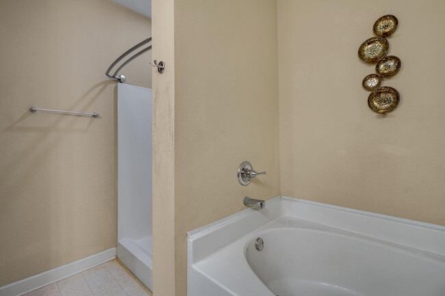 Building Photo - 408 Arbor Lake Dr