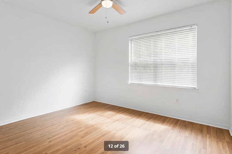 Building Photo - 18001 Richmond Pl Dr