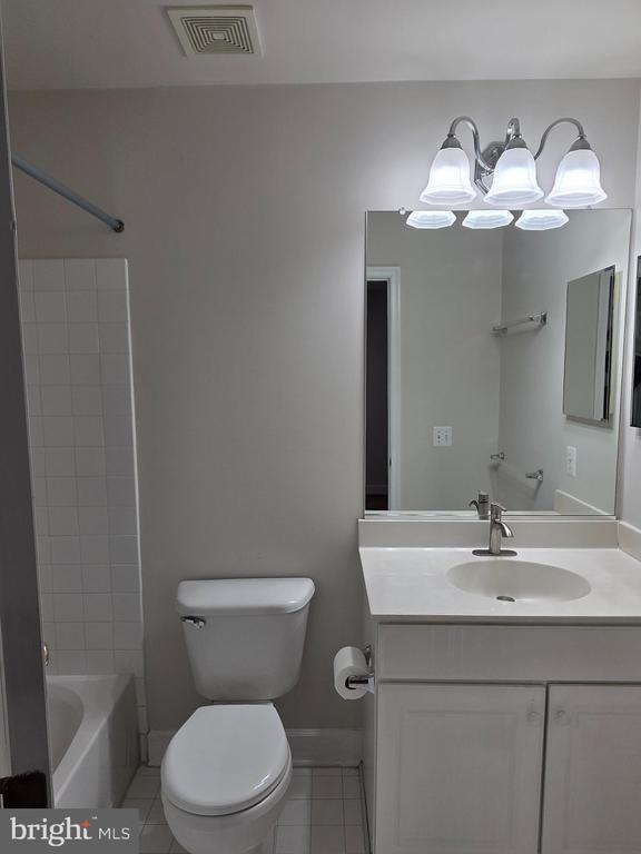 Building Photo - 9249 Laurel Ridge Crossing Rd