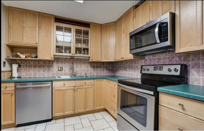 Building Photo - 13000 W Heiden Cir