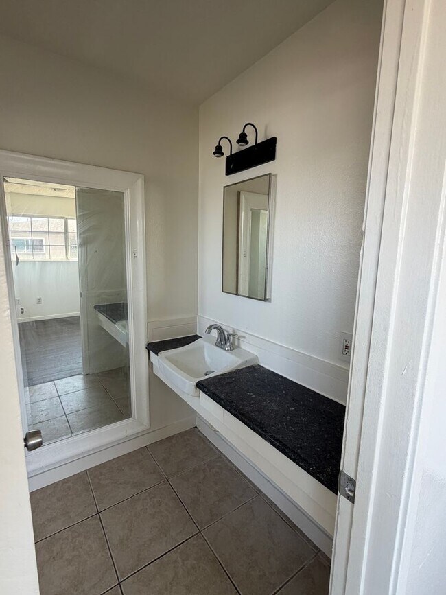 Building Photo - 7782 Mandrell Dr