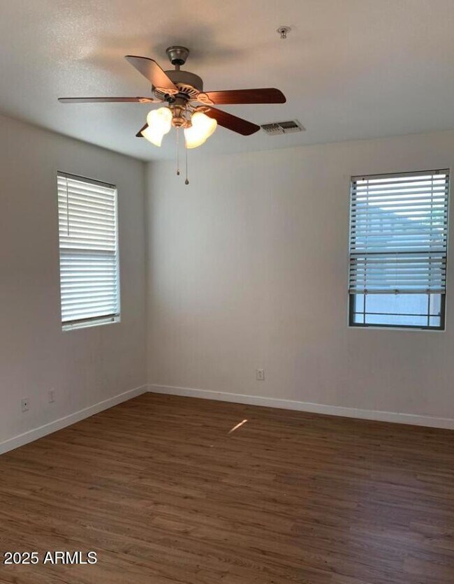 Building Photo - 1265 S Aaron