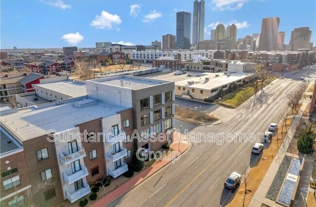 Building Photo - 444 N Central Ave