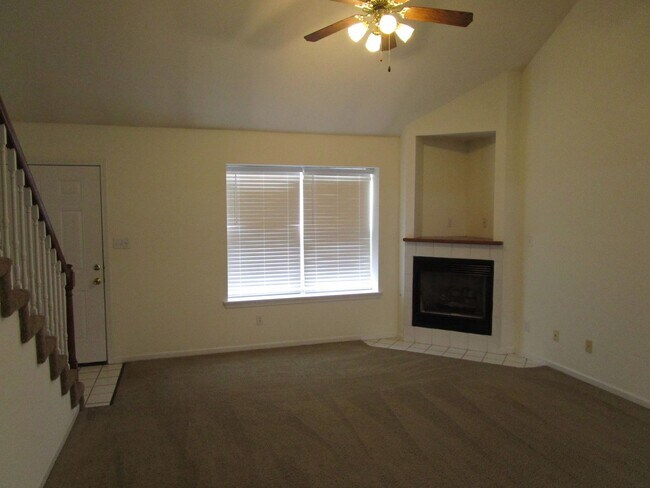 Building Photo - 5004-5006-5006 Betty Jean Way