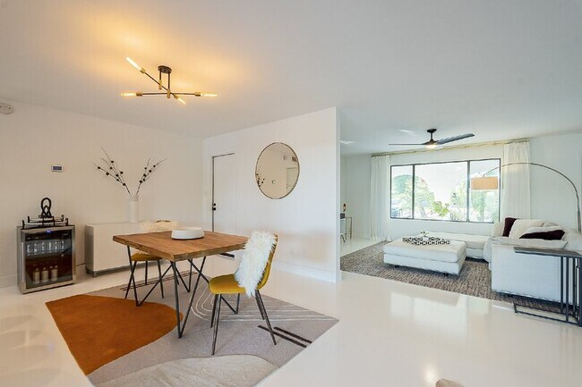 Building Photo - 10610 N 35th St