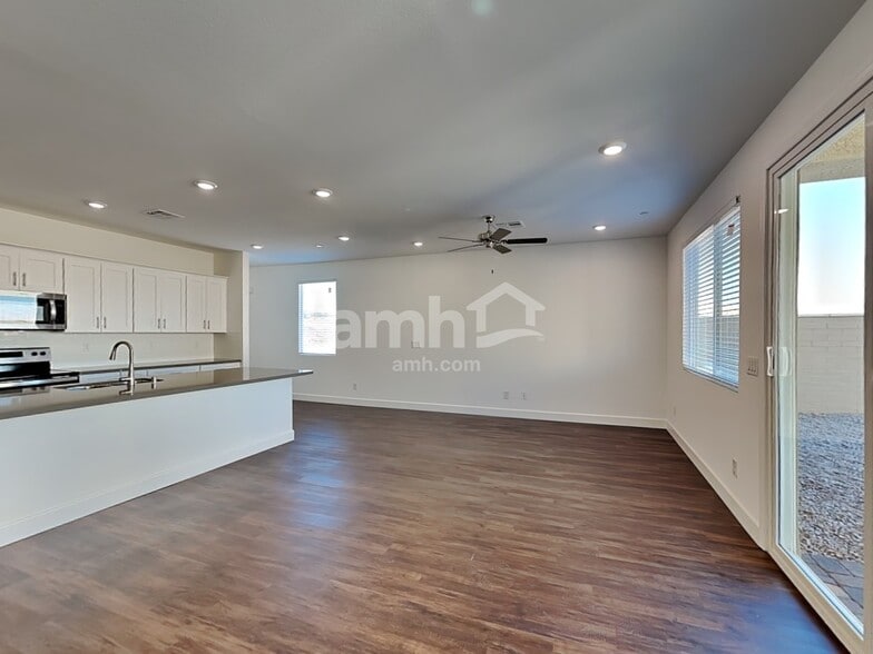 Building Photo - 100 Island Plumeria Ln