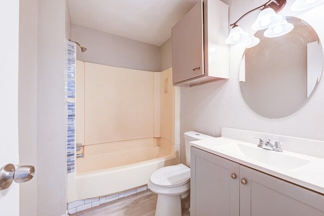 Building Photo - 15902 Timber Valley Dr