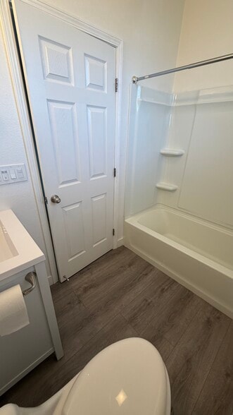 Building Photo - 6512 Manassero Way